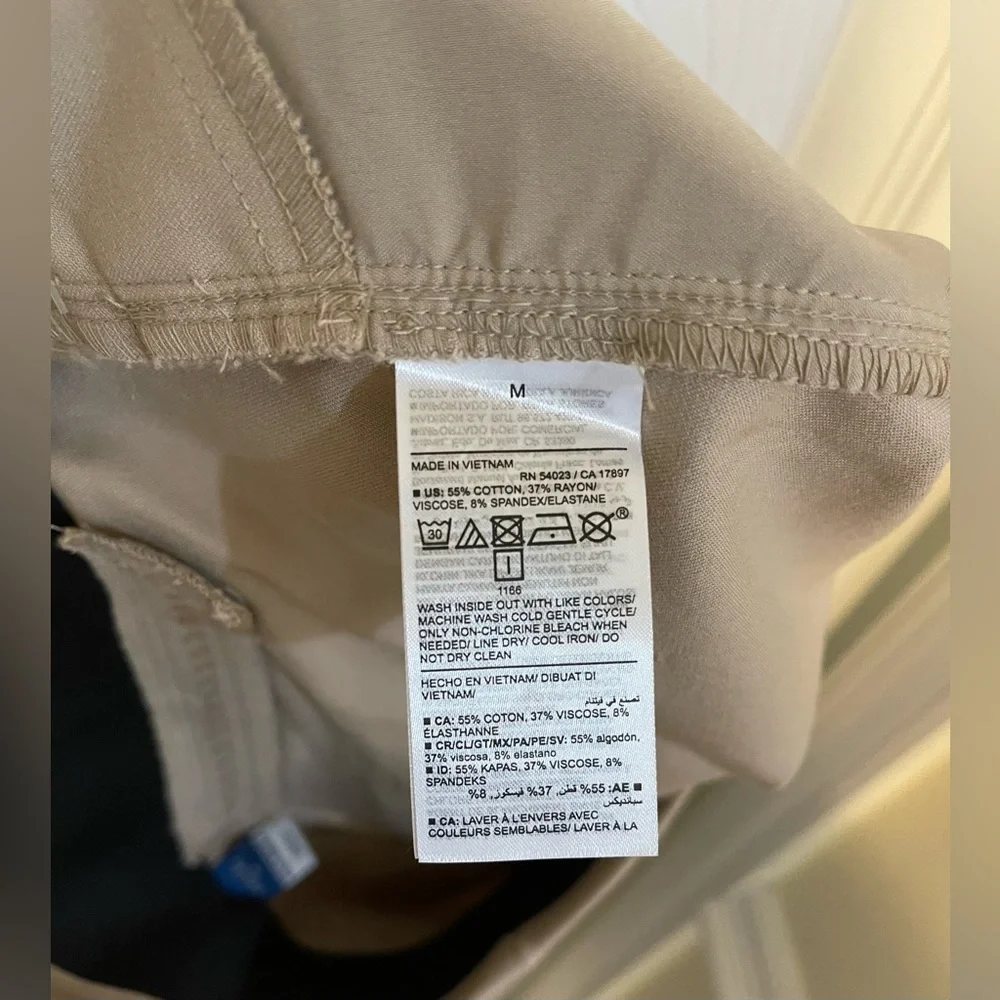 Old Navy Woman’s Wide Leg Pants - Picture 7 of 8